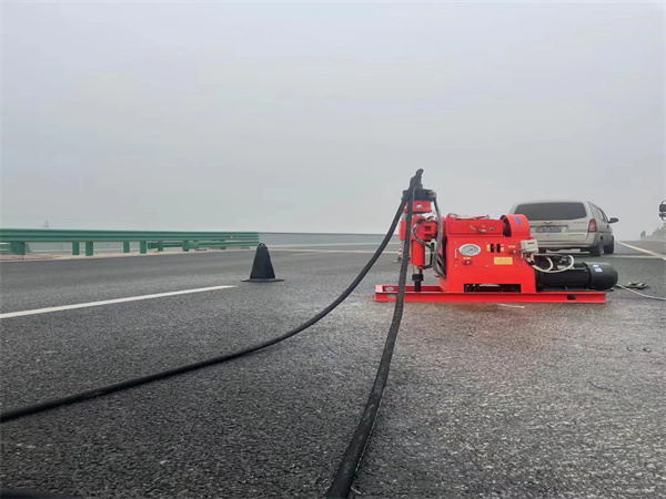 南沙马路路基路面开裂下沉注浆加固灌浆